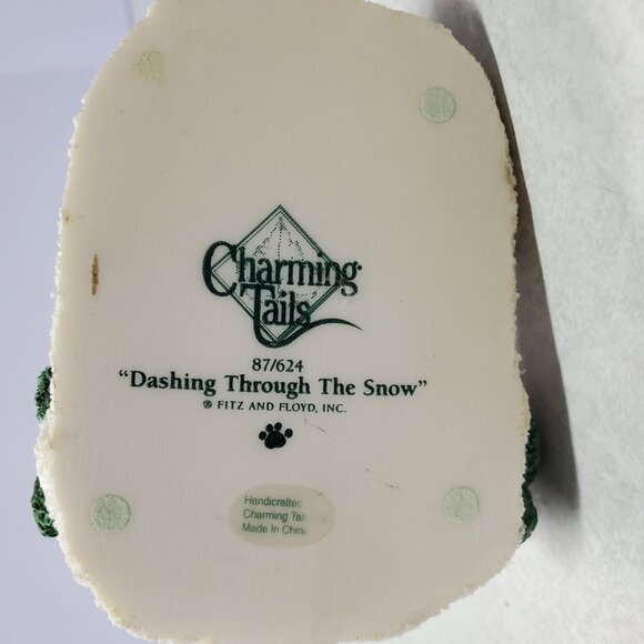 Charming Tails Figurine Collectible Dashing Through The Snow Sledding Mouse - Picture 11 of 11